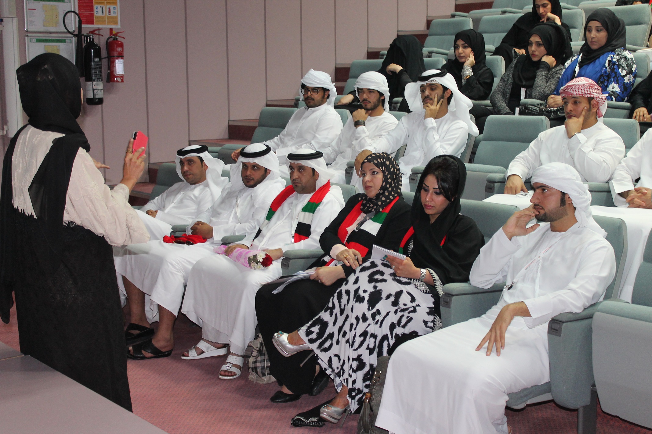 Al Ain University Students Visit the Behavioral Sciences Division