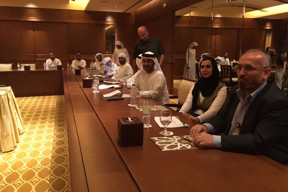 جامعة العين تنظم زيارة علمية لحضور ورشة عمل حول (نظم المعلومات الإدارية) في قصر الإمارات