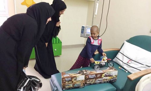 AAU students visits Tawam Hospital to revive “The World Child Cancer”