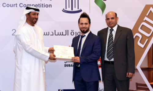  طلبة كلية القانون يحصدون المركز الأول على مستوى دولة الإمارات في مسابقة التميز والفكر القانوني