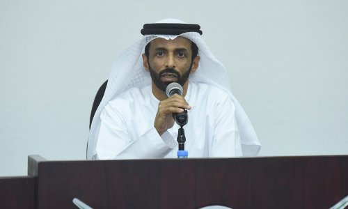 محمد بن حم يناقش في جامعة العين مراحل التغير الاجتماعي لدولة الإمارات 