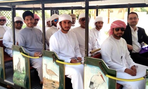زيارة طلابية إلى مركز الشيخ زايد لعلوم الصحراء