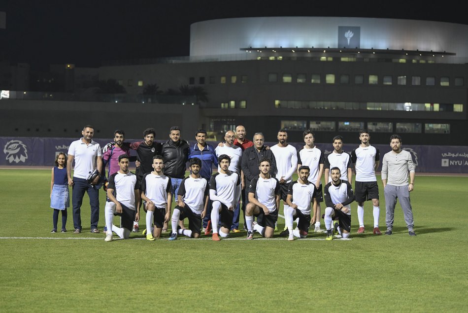 مباراة كرة قدم لفريق جامعة العين في جامعة نيويورك أبوظبي